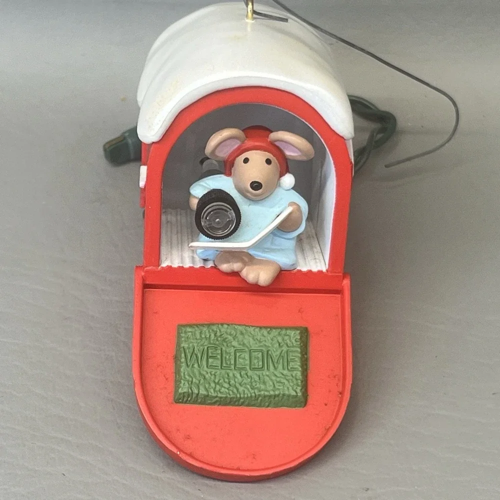 Hallmark Keepsake Chris Mouse Mail 1991 ORNAMENT Magic Light Vintage 90s